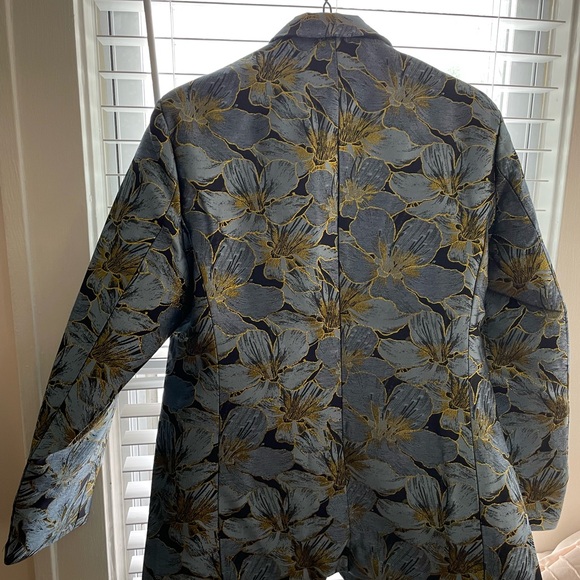 Floral Patterned Lightweight Jacket - Picture 2 of 4